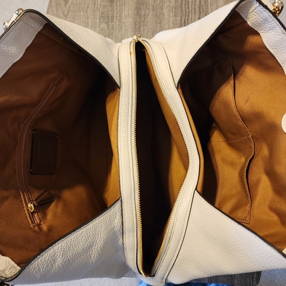 NWOT Coach Hallie Shoulder Bag Tote Pebble Leather White/Gold - Picture 11 of 16